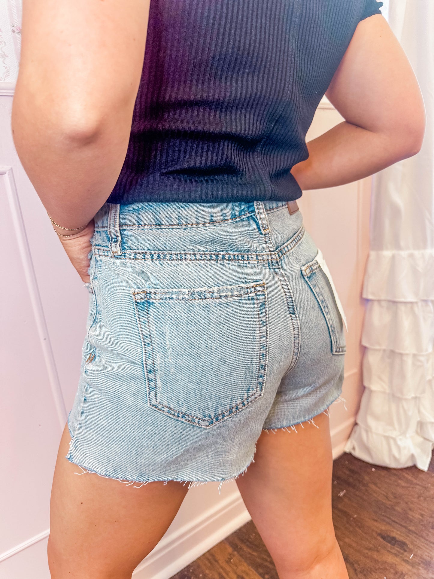 HIGH RISE DENIM SHORTS
