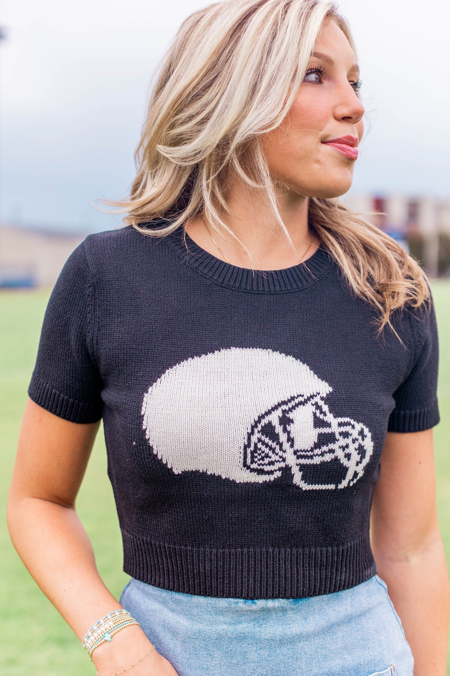 SHORT SLEEVE HELMET SWEATER TOP