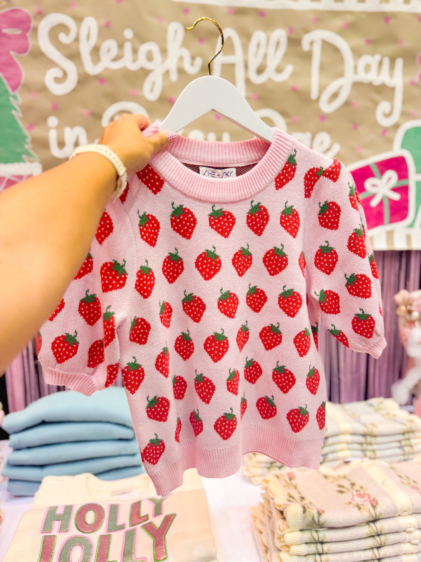 STRAWBERRY PUFF SLEEVE SWEATER
