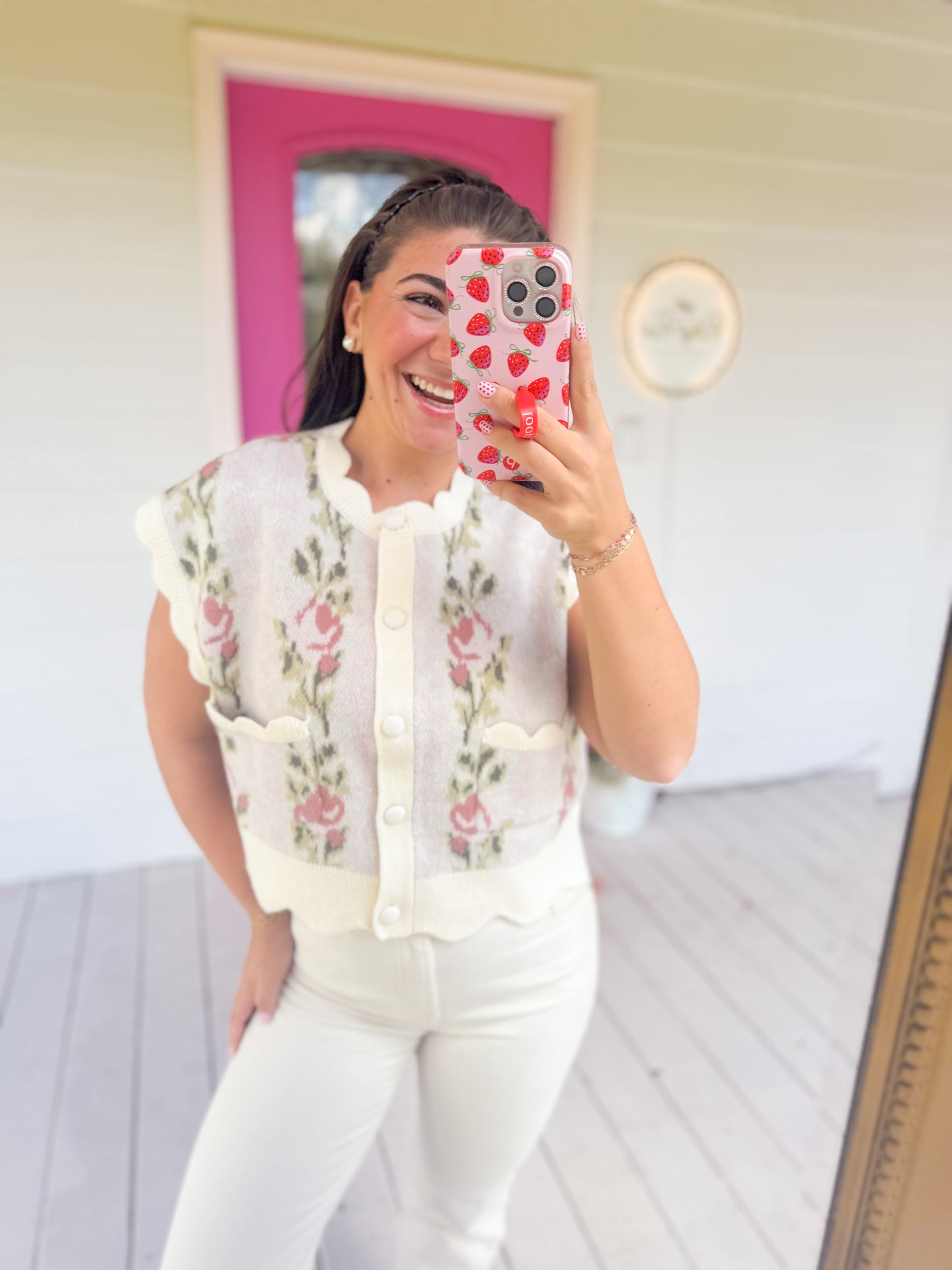 FLORAL SCALLOP KNIT VEST