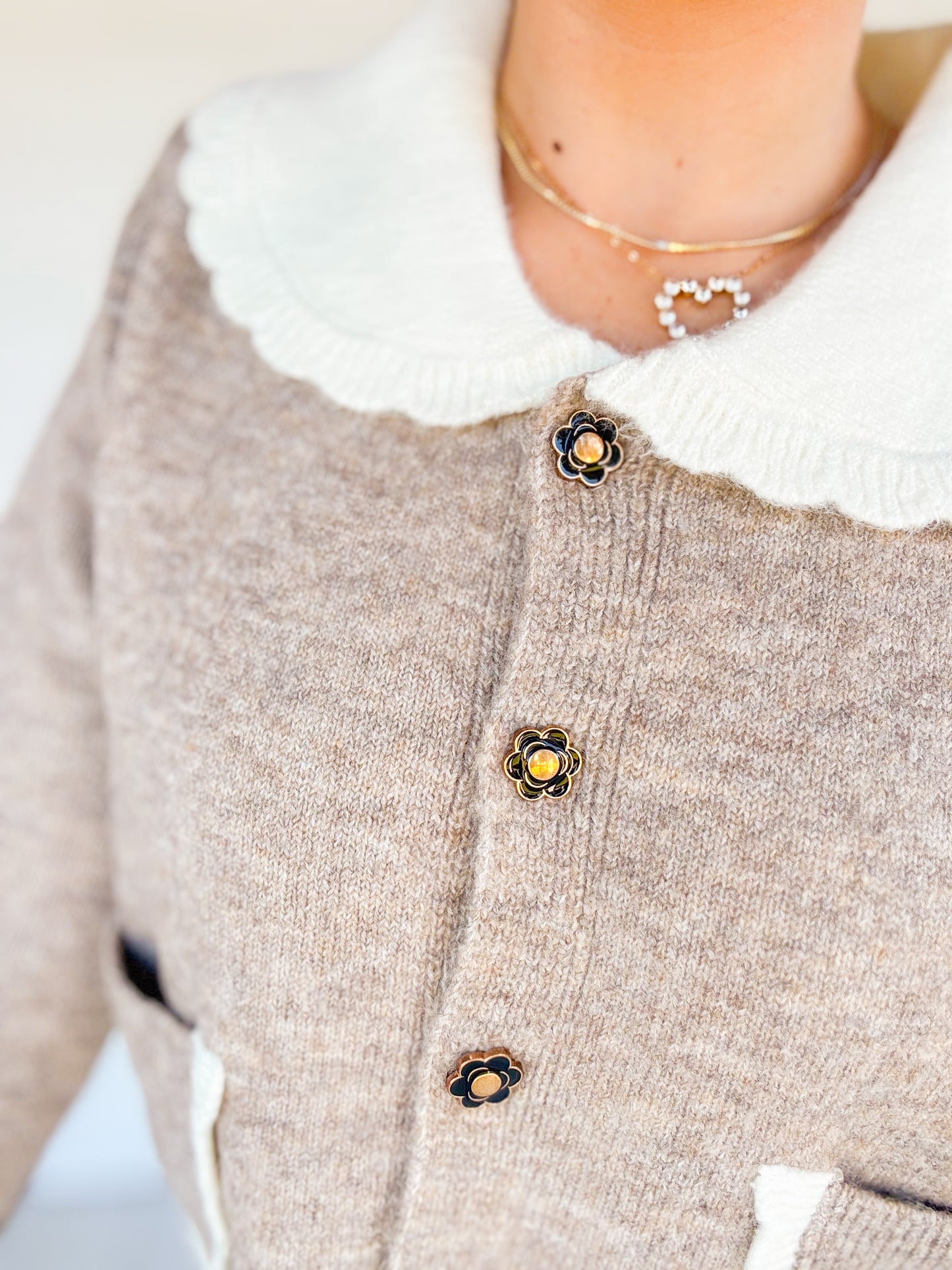 PETER PAN COLLAR KNIT TOP