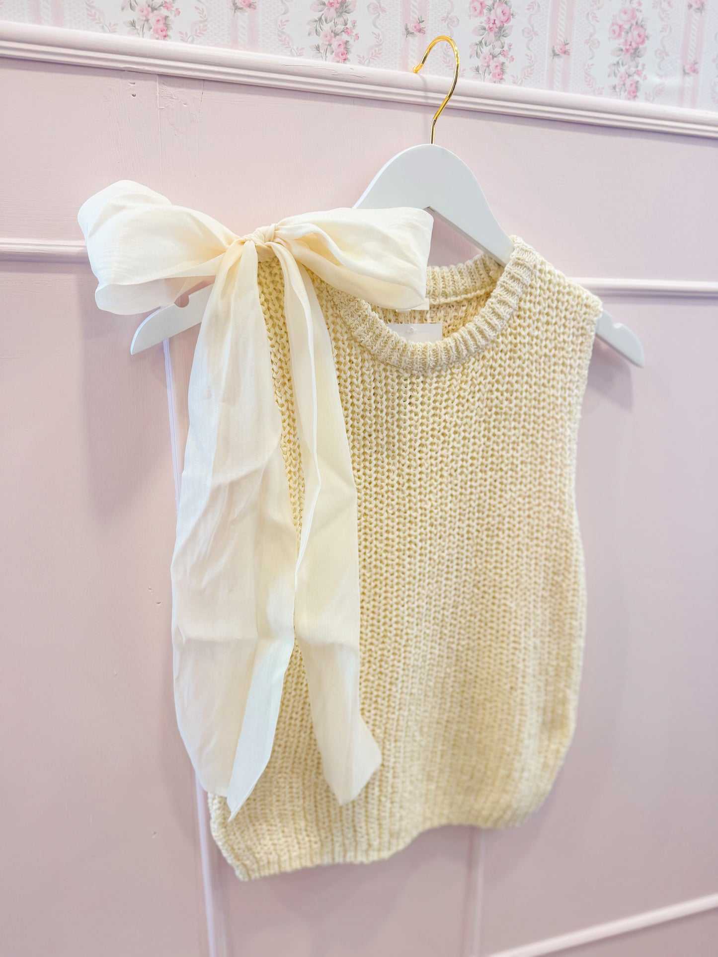 KNIT TOP WITH OVERSIZED BOW