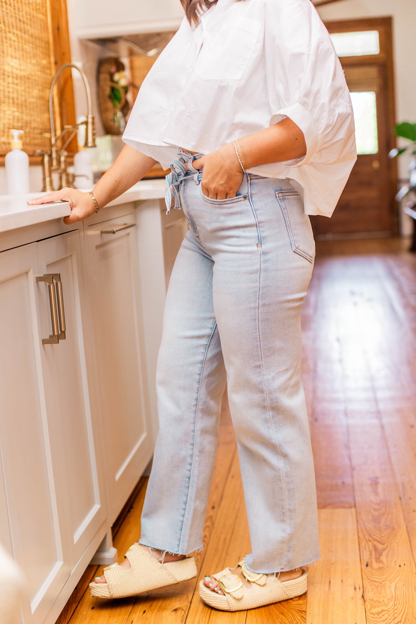 HIGH RISE WIDE STRAIGHT BELTED DENIM