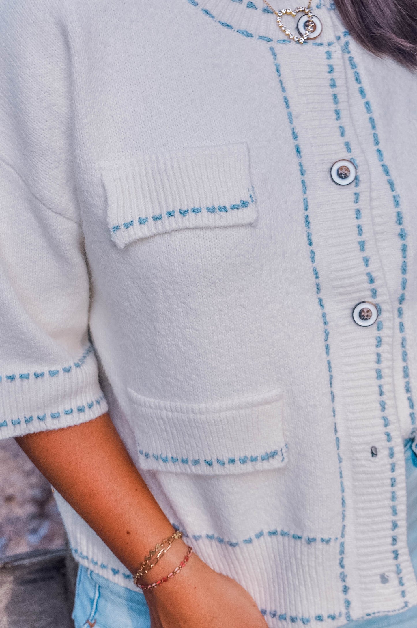 STITCHED BUTTON SHORT SLEEVE CARDIGAN