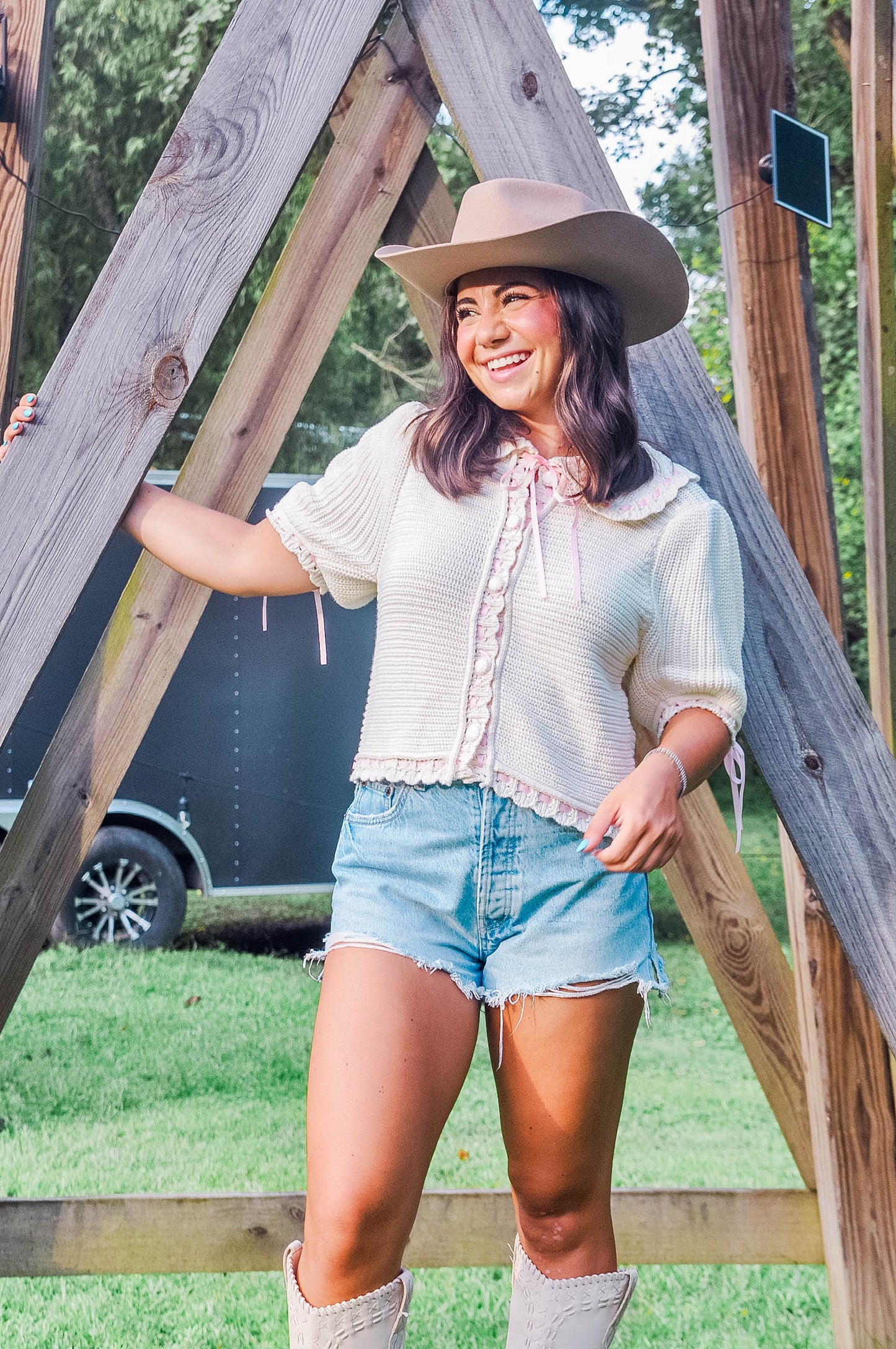 CROCHET SCALLOP EDGE BLOUSE