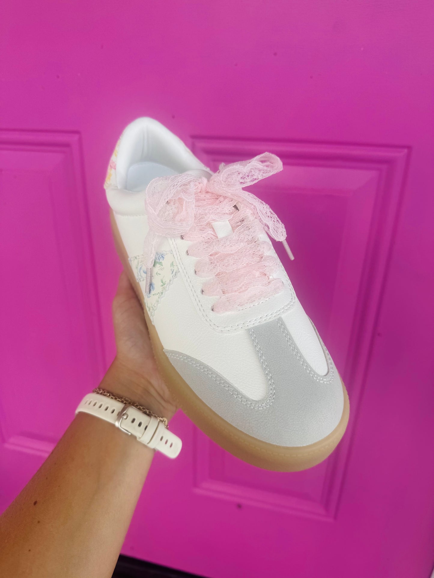 FLORAL LACE SNEAKERS