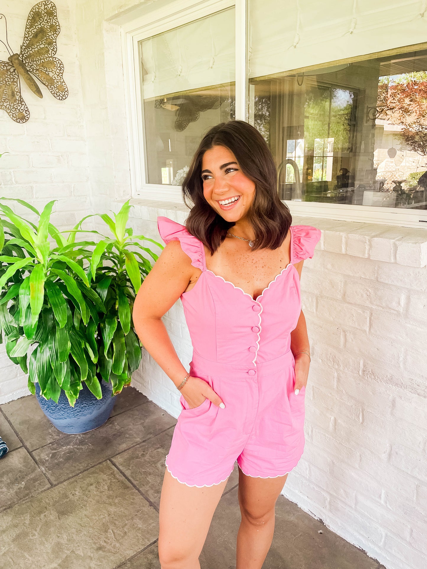 SCALLOP EDGE RUFFLE ROMPER
