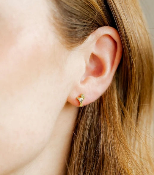 SCREWBACK STUD EARRINGS - MARTINI