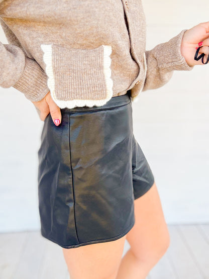 LEATHER SHORT