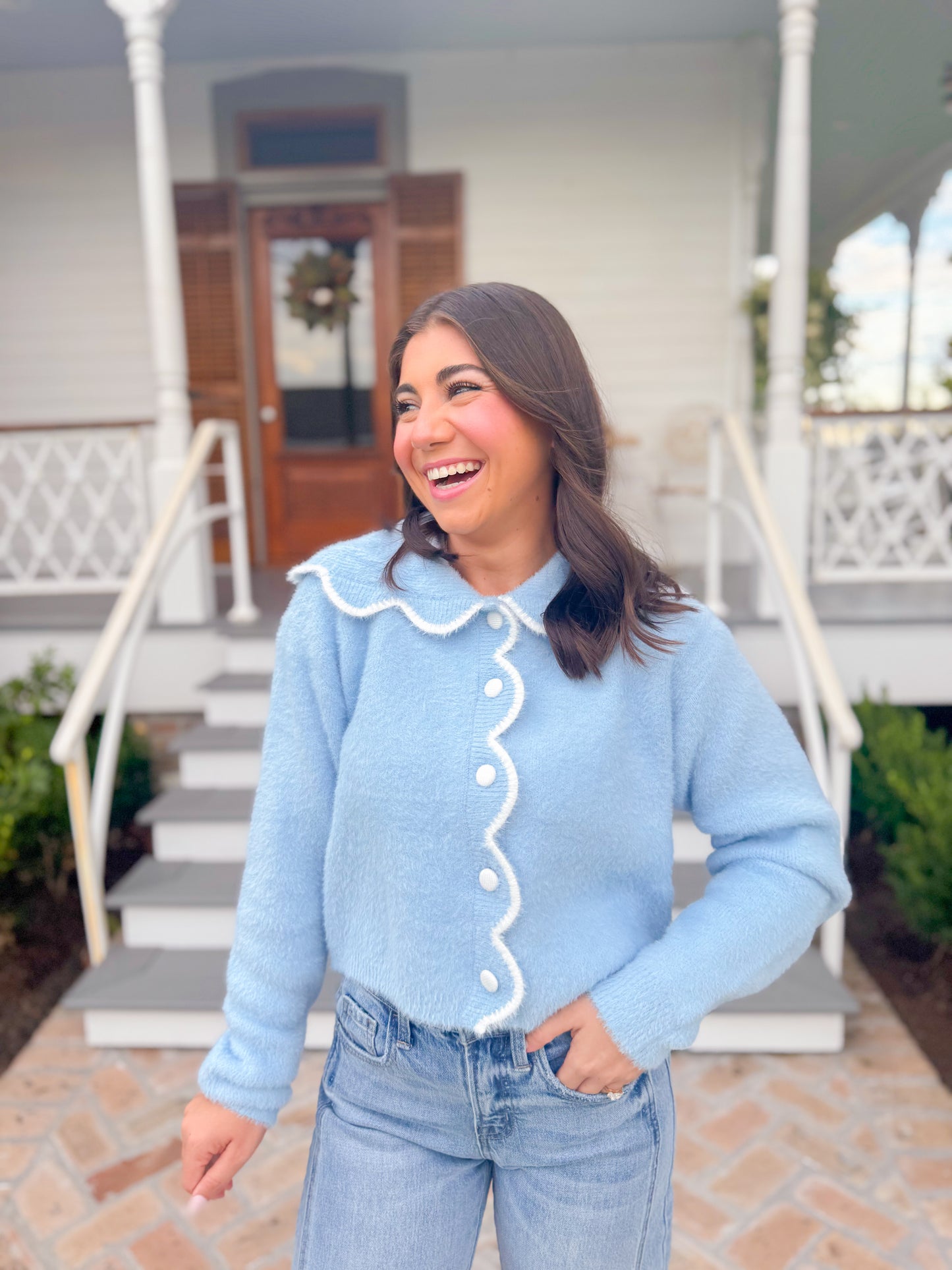 FLUFFY SCALLOP EDGE KNIT CARDIGAN