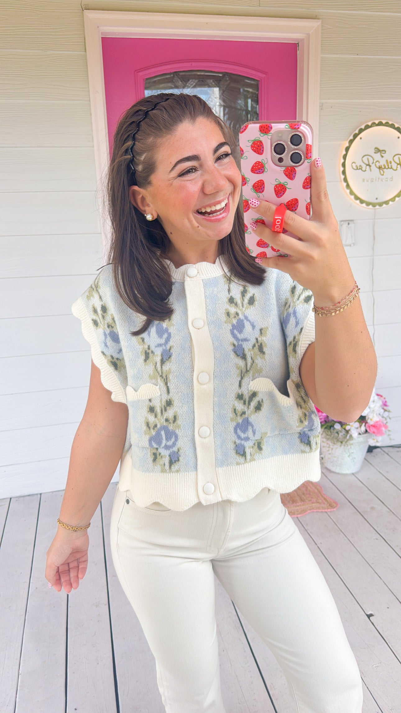 FLORAL SCALLOP KNIT VEST