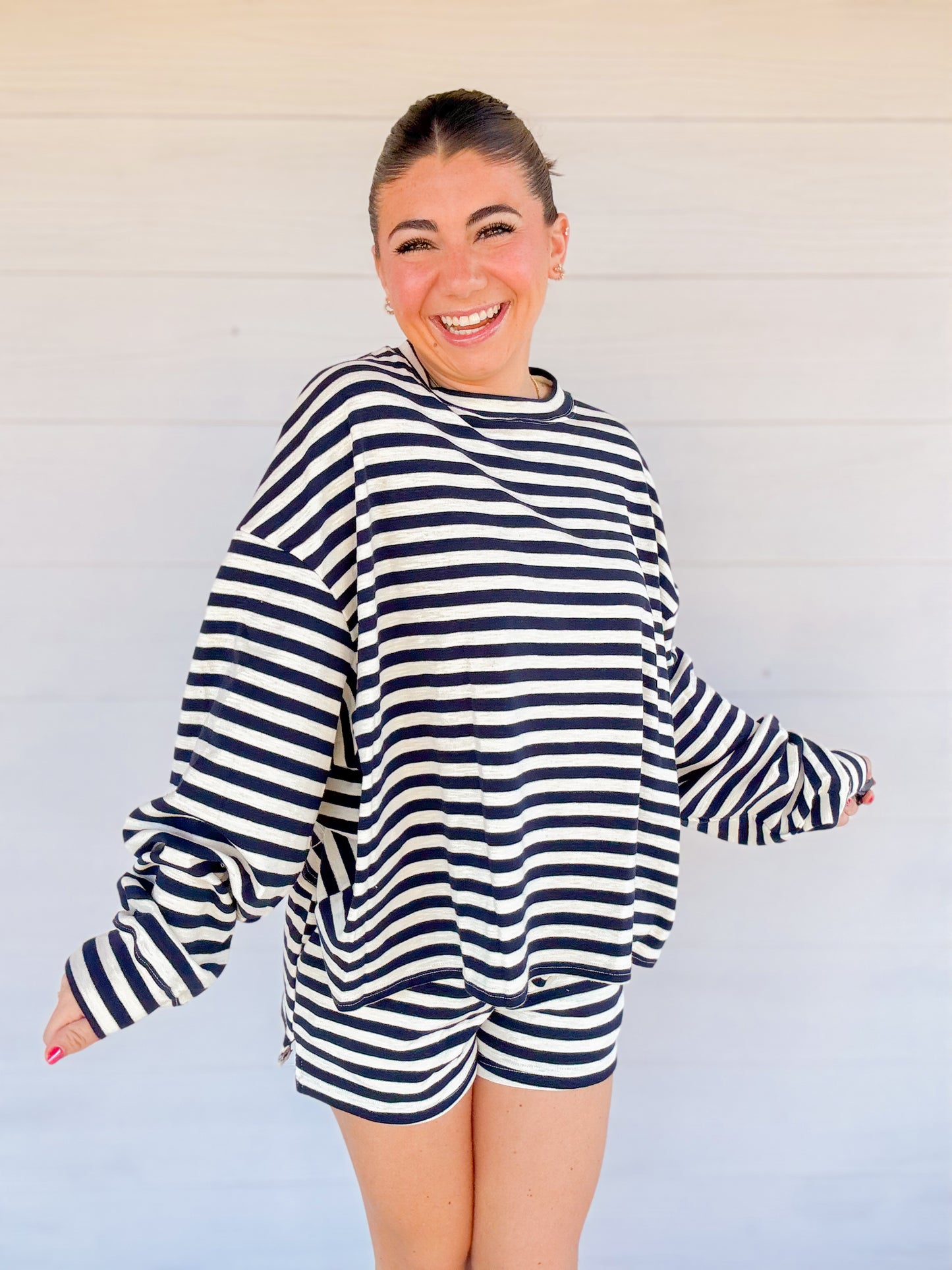 STRIPED RELAXED FIT SWEATSHIRT & SHORTS SET - NAVY