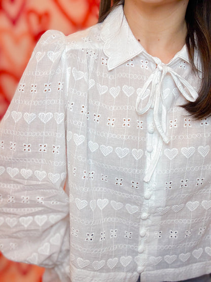 EYELET EMBROIDERY TOP WITH SCALLOP COLLAR