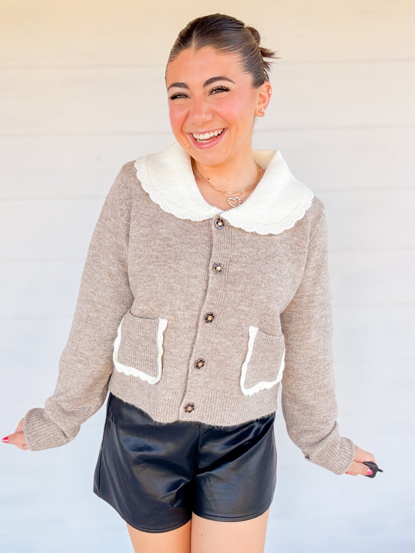 PETER PAN COLLAR KNIT TOP