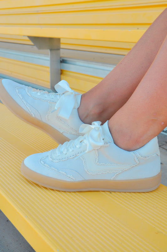 DESTINY LACE RUFFLE SNEAKER