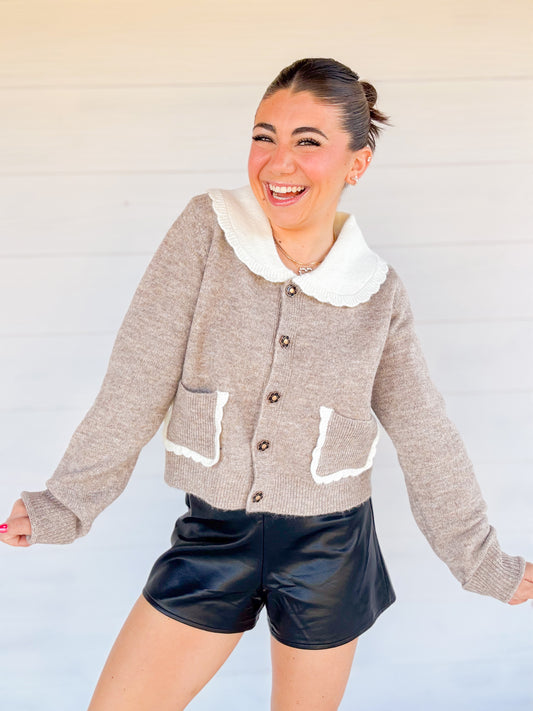 PETER PAN COLLAR KNIT TOP