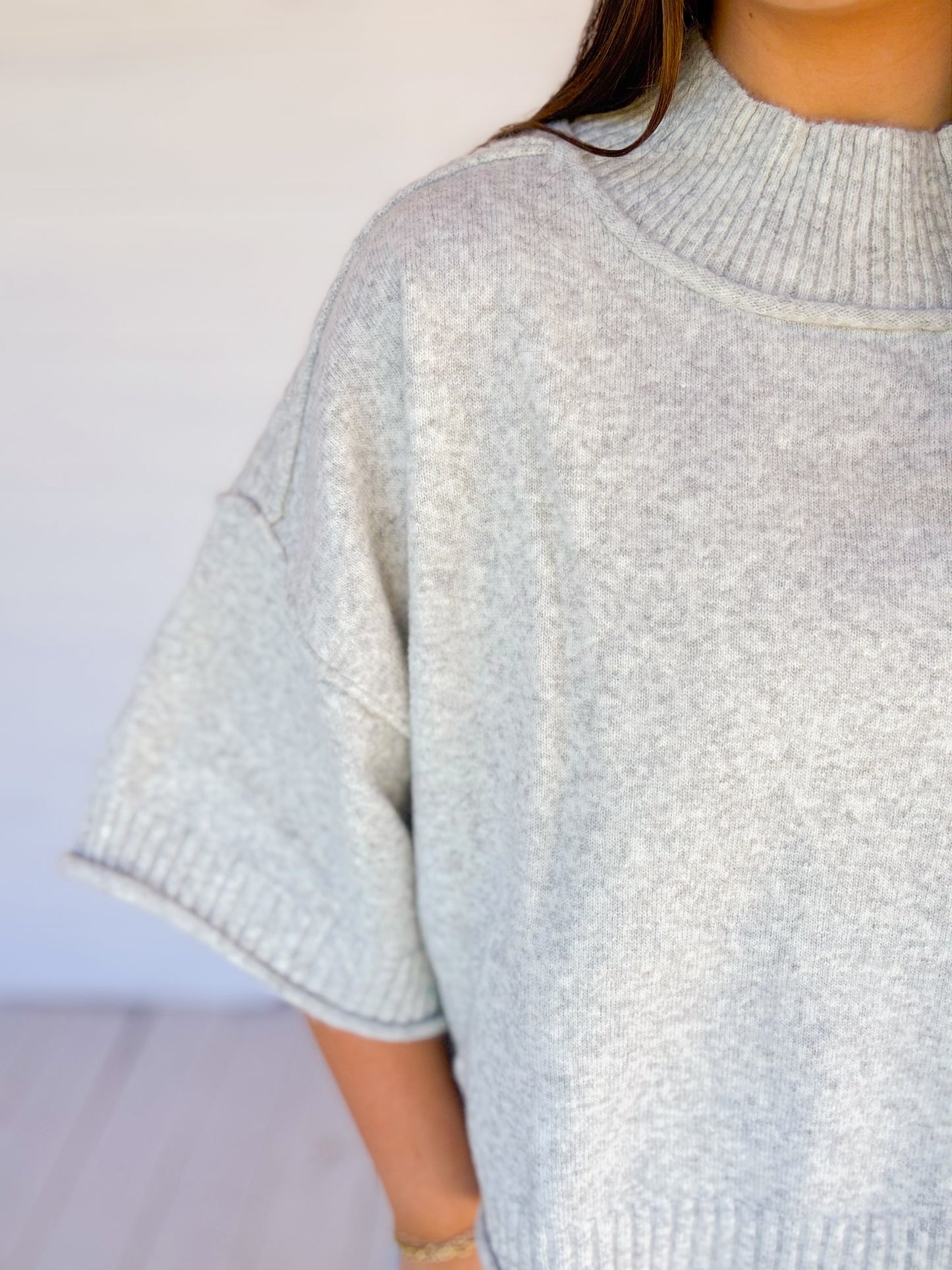 MOCK NECK SHORT SLEEVE SWEATER