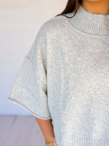 MOCK NECK SHORT SLEEVE SWEATER