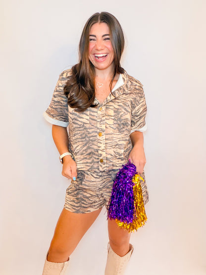 TIGER PRINT BOXY BUTTON DOWN + ELASTIC SHORTS SET