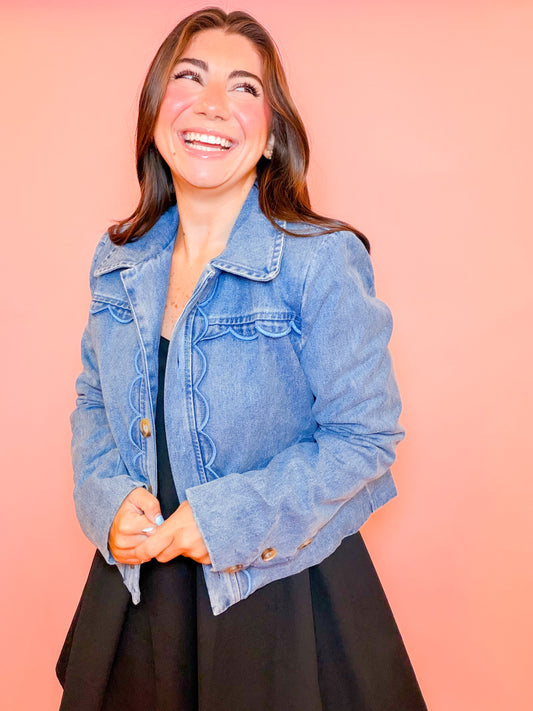 SHOULDER PADDED SCALLOP DENIM JACKET