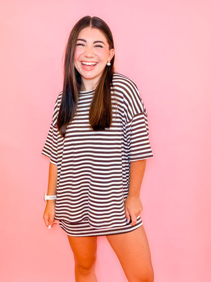 STRIPED OVERSIZED SHORT SLEEVE T-SHIRT & MID RISE SKORT SET