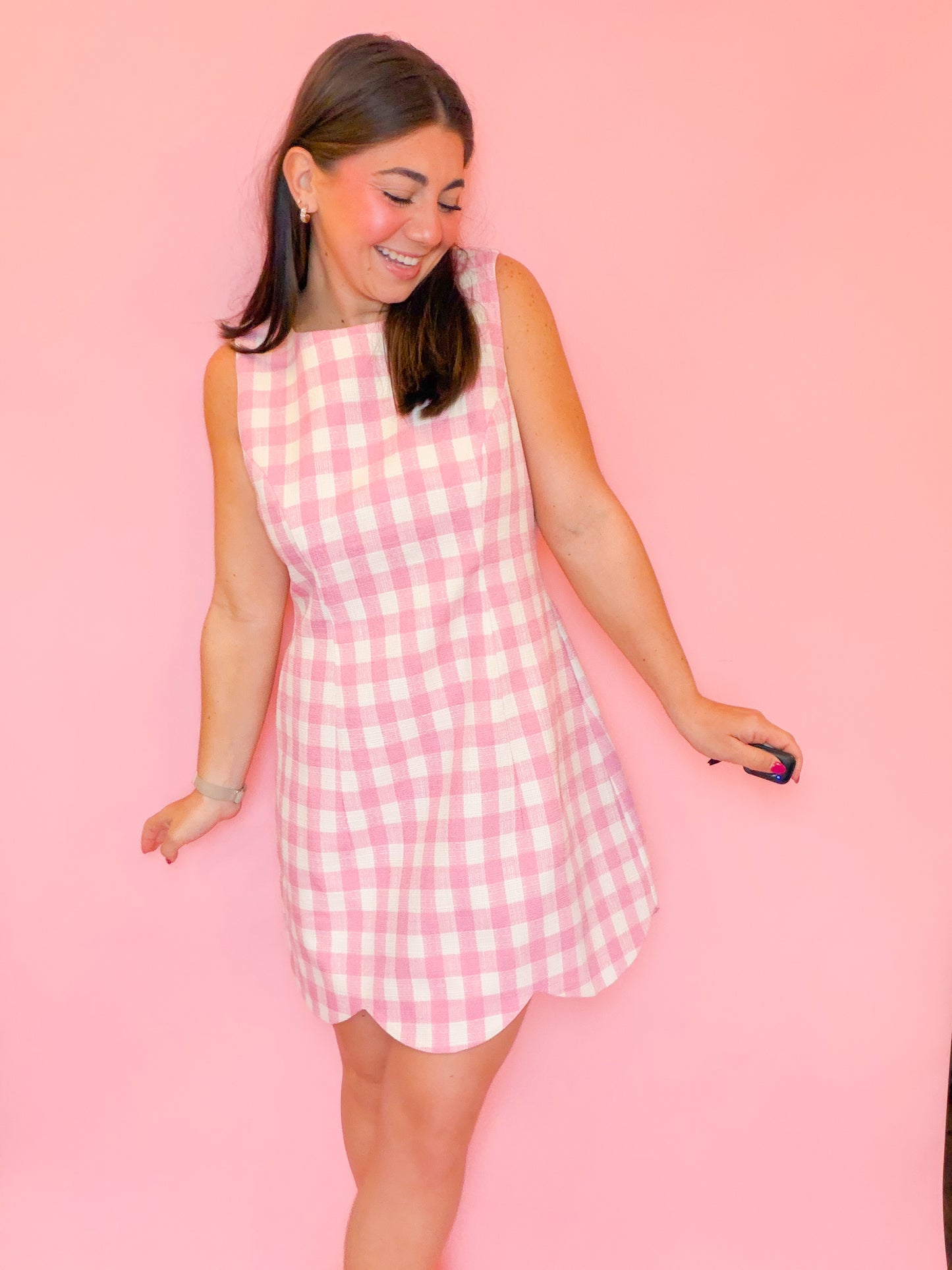 TEXTURED GINGHAM SCALLOP HEM DRESS