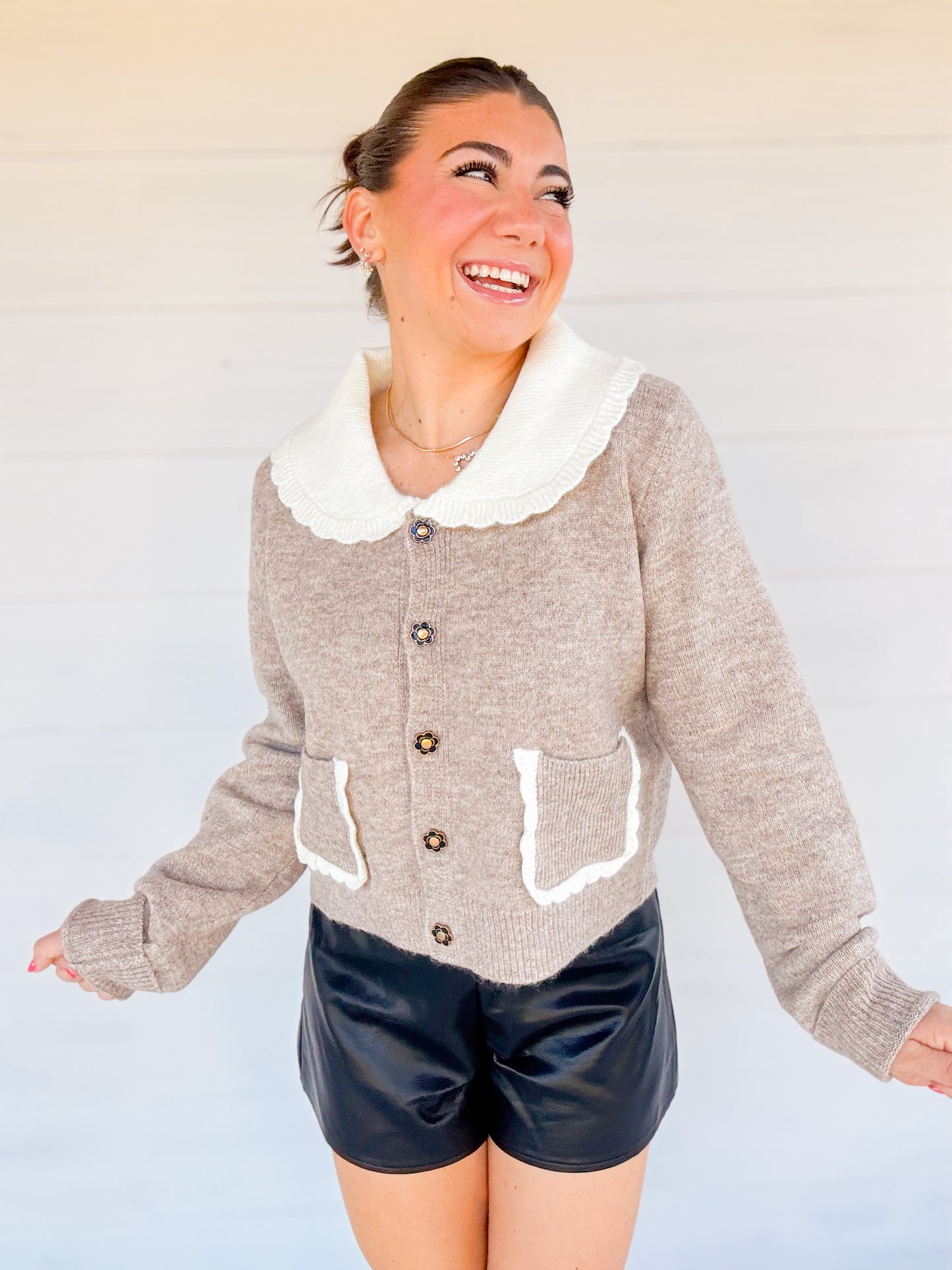 PETER PAN COLLAR KNIT TOP