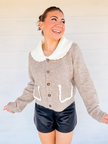 PETER PAN COLLAR KNIT TOP