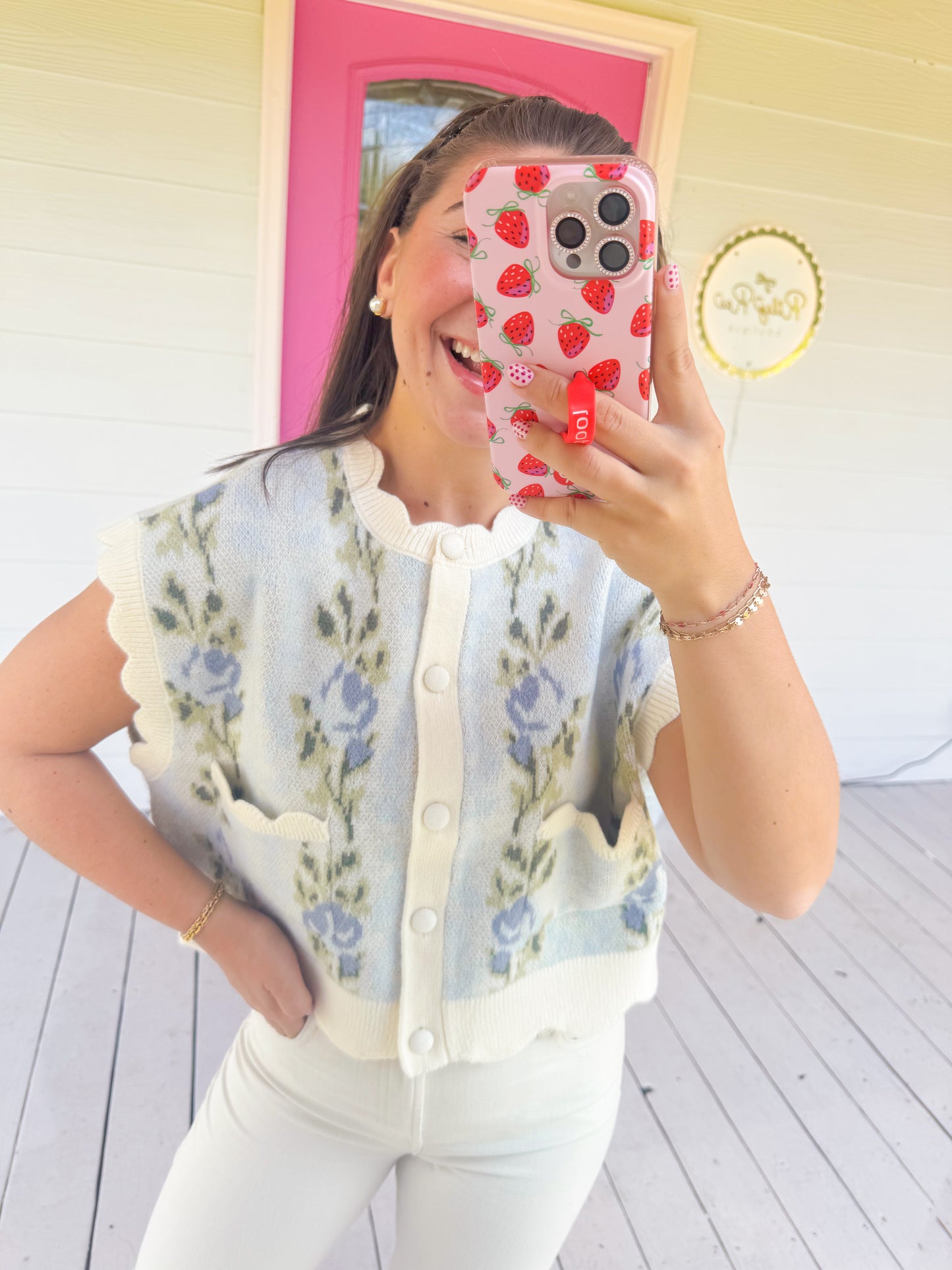 FLORAL SCALLOP KNIT VEST