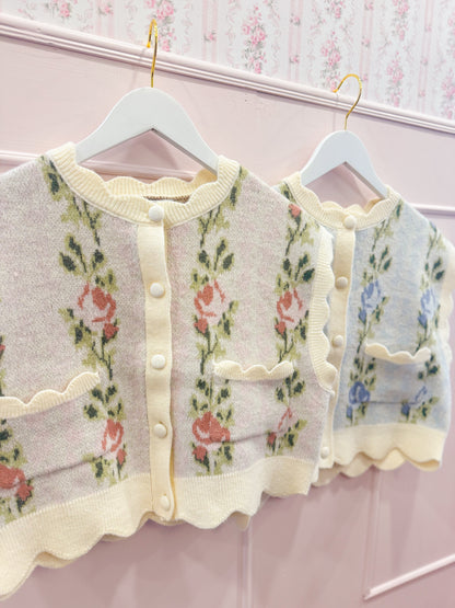 FLORAL SCALLOP KNIT VEST