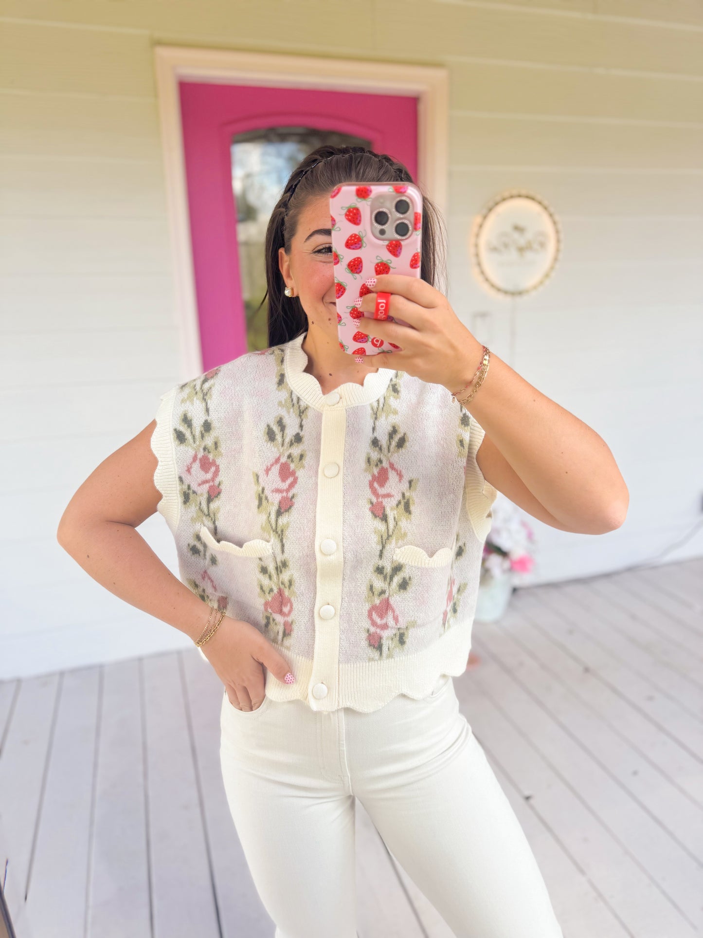 FLORAL SCALLOP KNIT VEST