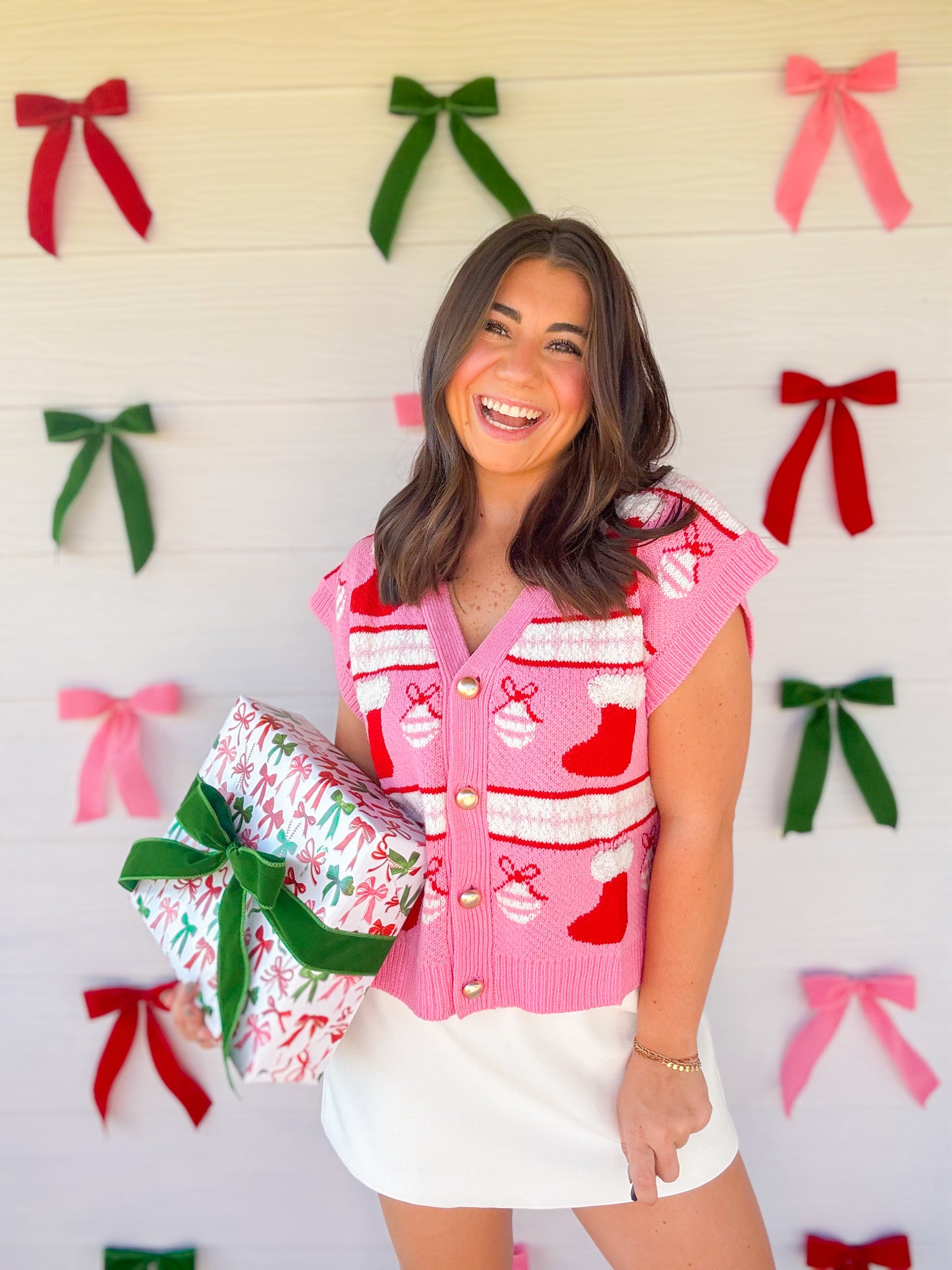 CHRISTMAS ORNAMENT KNIT VEST TOP