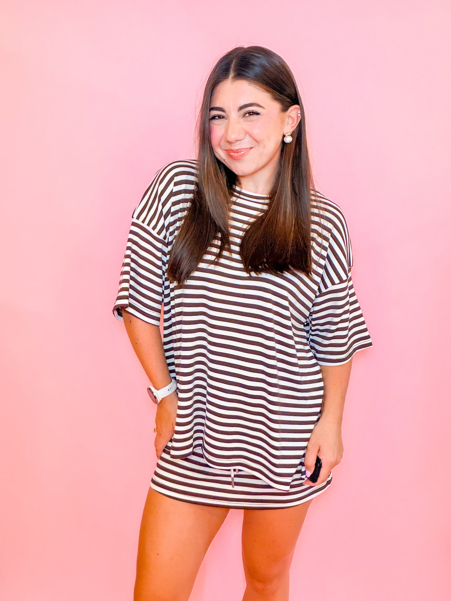 STRIPED OVERSIZED SHORT SLEEVE T-SHIRT & MID RISE SKORT SET