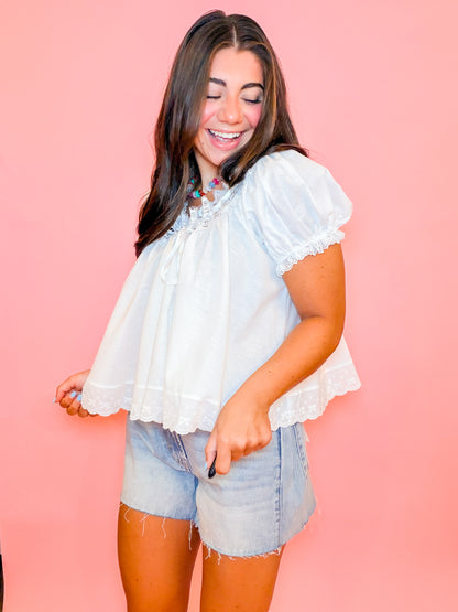 LACE TRIM SHORT SLEEVE TOP - WHITE