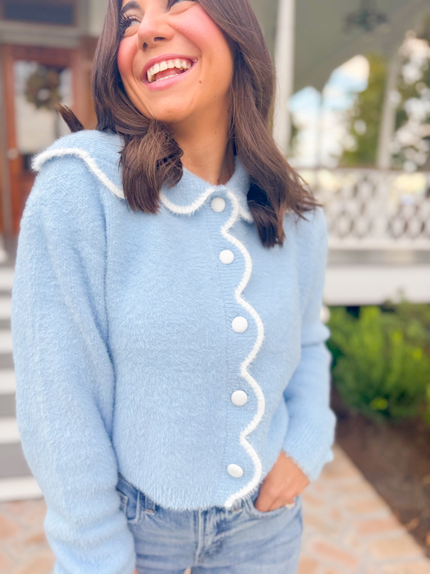 FLUFFY SCALLOP EDGE KNIT CARDIGAN