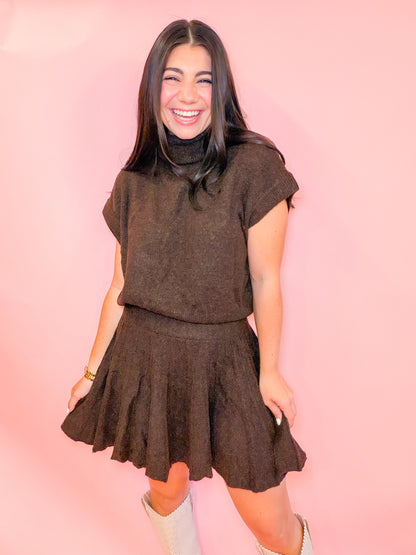 TURTLENECK TOP + PLEATED SKIRT SET - DARK BROWN