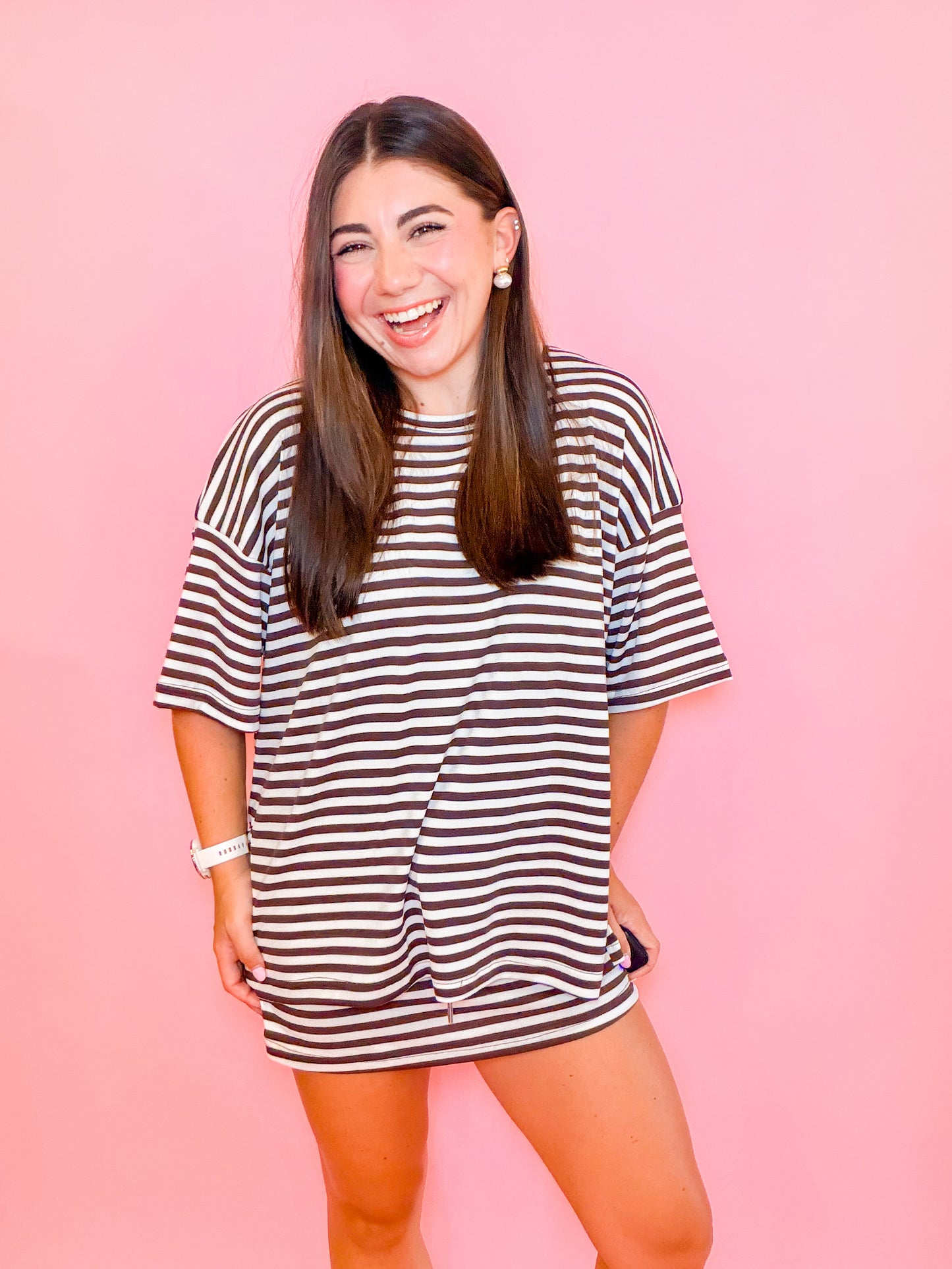 STRIPED OVERSIZED SHORT SLEEVE T-SHIRT & MID RISE SKORT SET