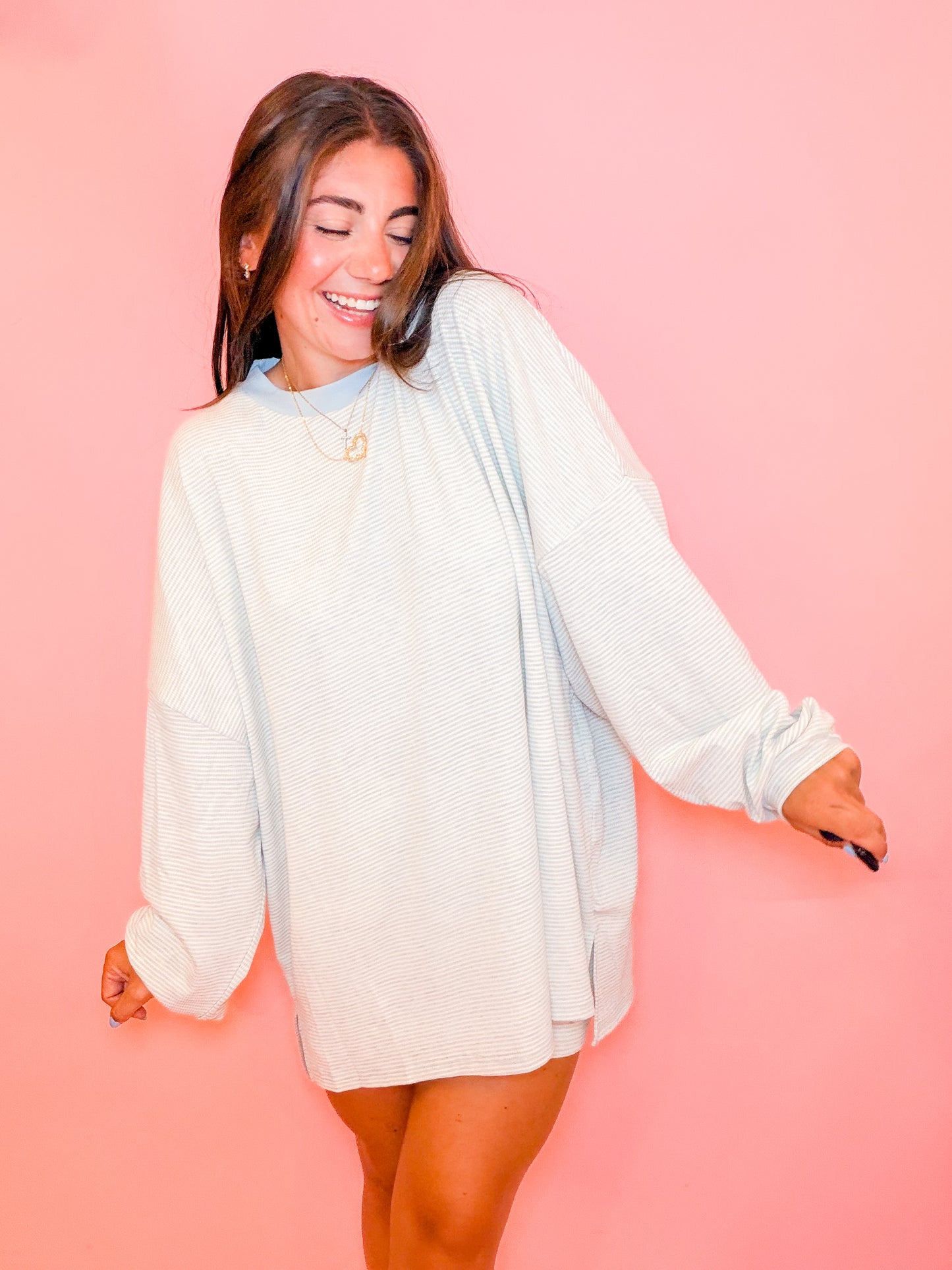 STRIPE RIBBED OVERSIZED TOP - BABY BLUE