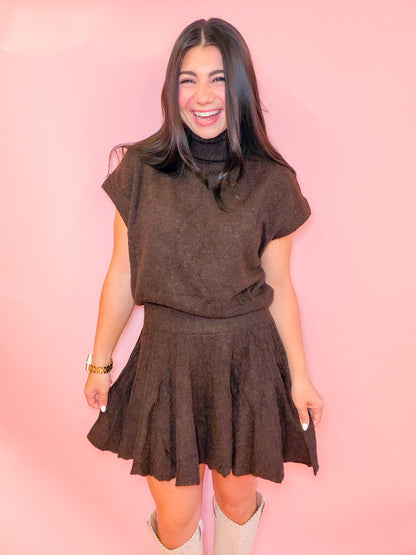 TURTLENECK TOP + PLEATED SKIRT SET - DARK BROWN