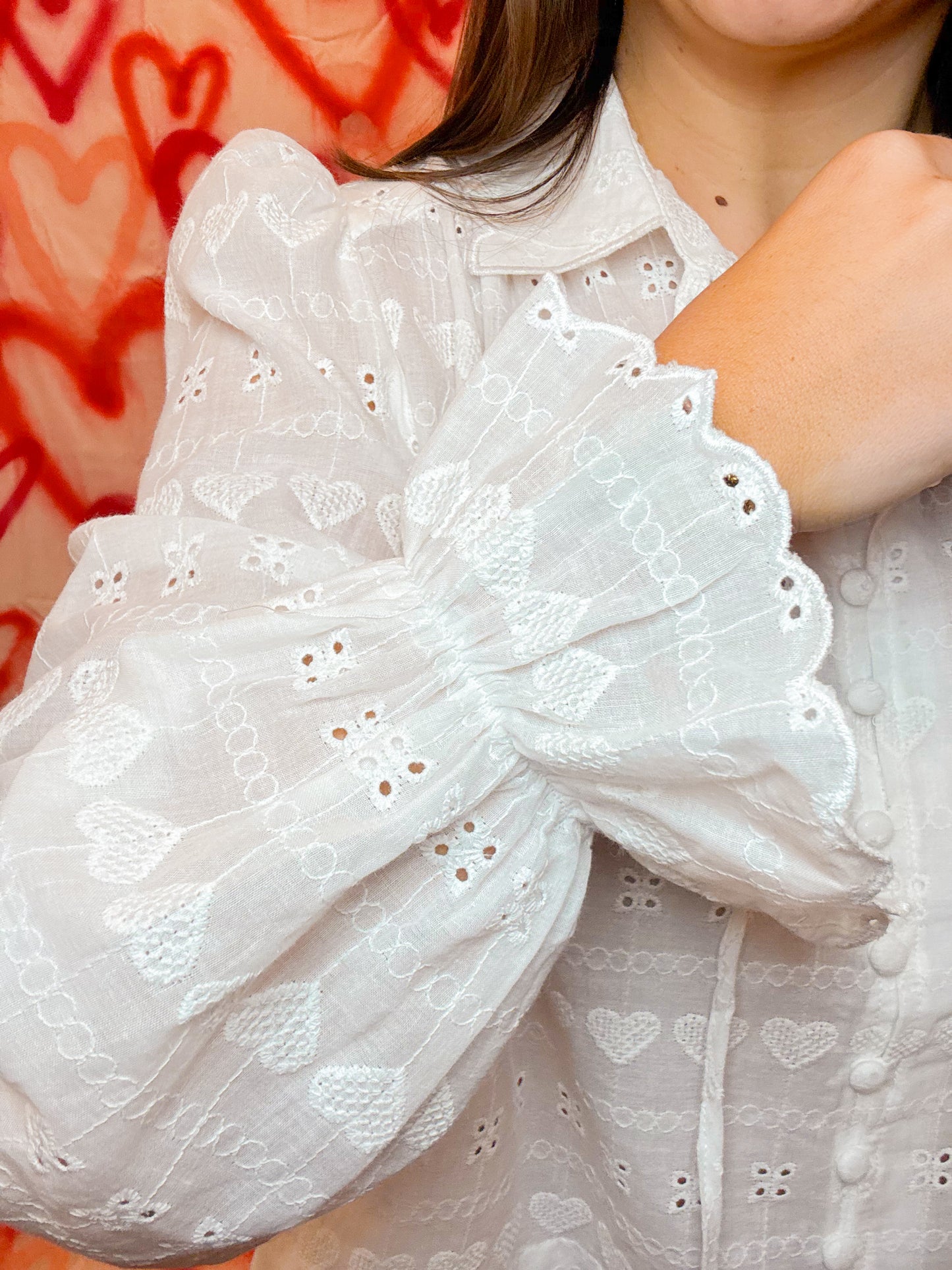 EYELET EMBROIDERY TOP WITH SCALLOP COLLAR