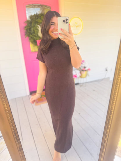 SHORT SLEEVE SWEATER MIDI DRESS