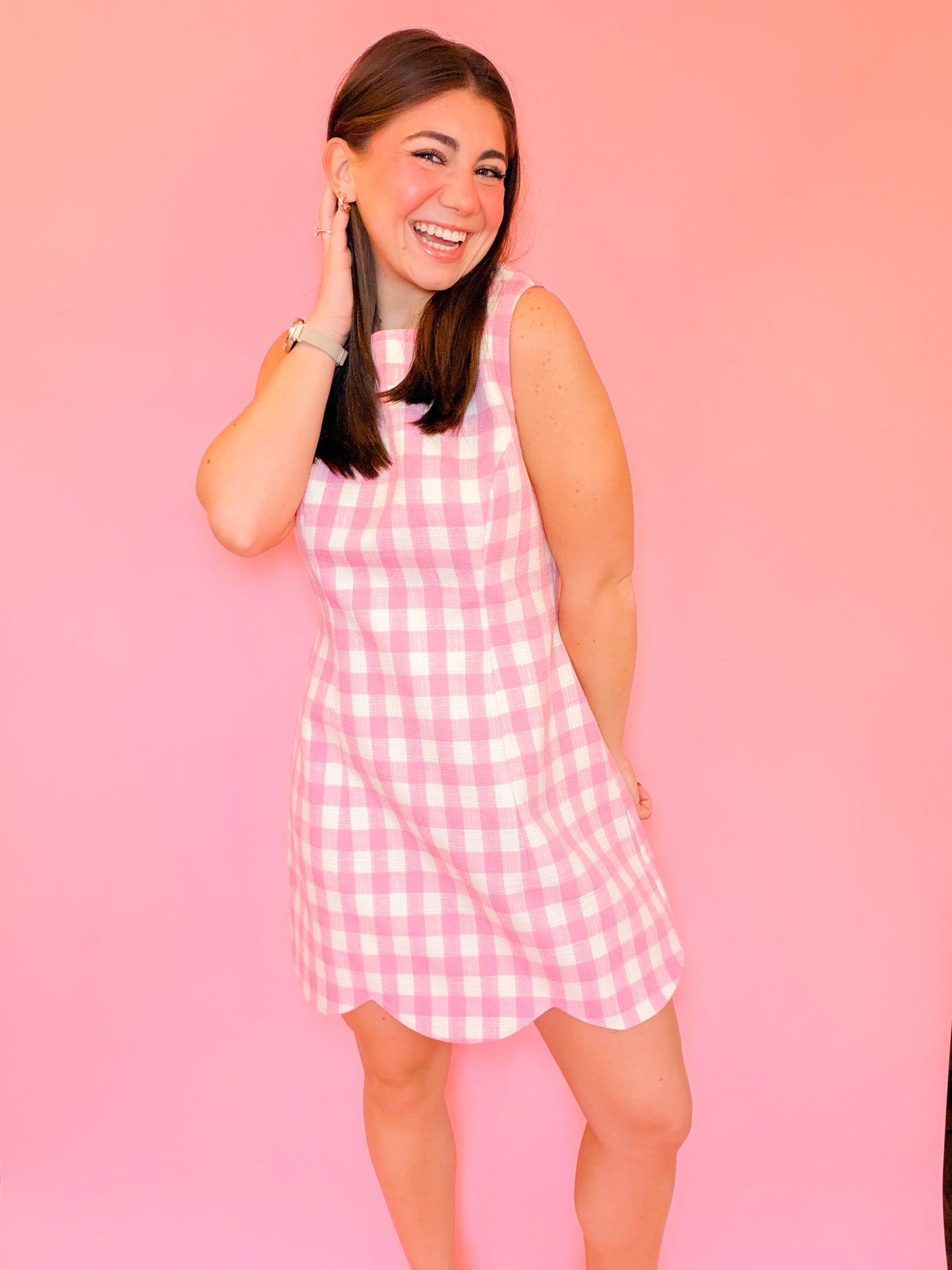 TEXTURED GINGHAM SCALLOP HEM DRESS