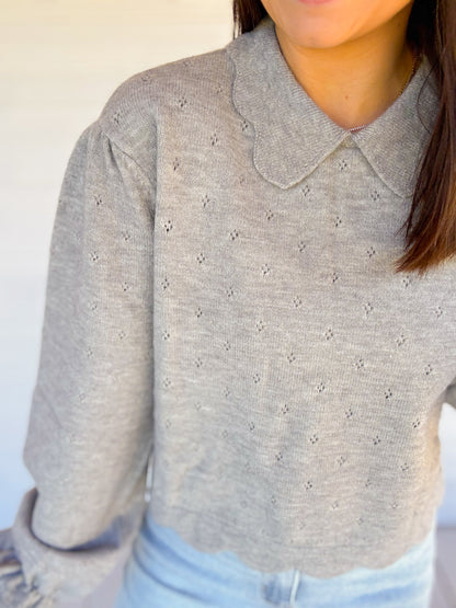 PETER PAN SCALLOPED SWEATER TOP
