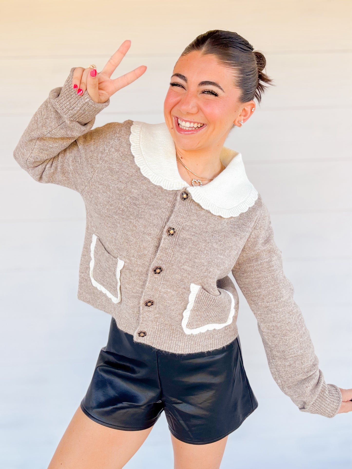 PETER PAN COLLAR KNIT TOP