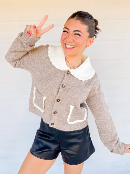 PETER PAN COLLAR KNIT TOP