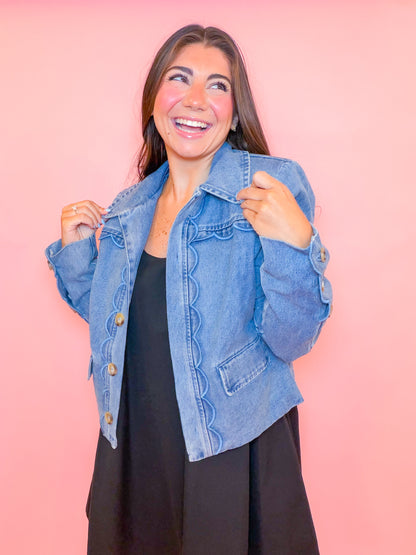 SHOULDER PADDED SCALLOP DENIM JACKET