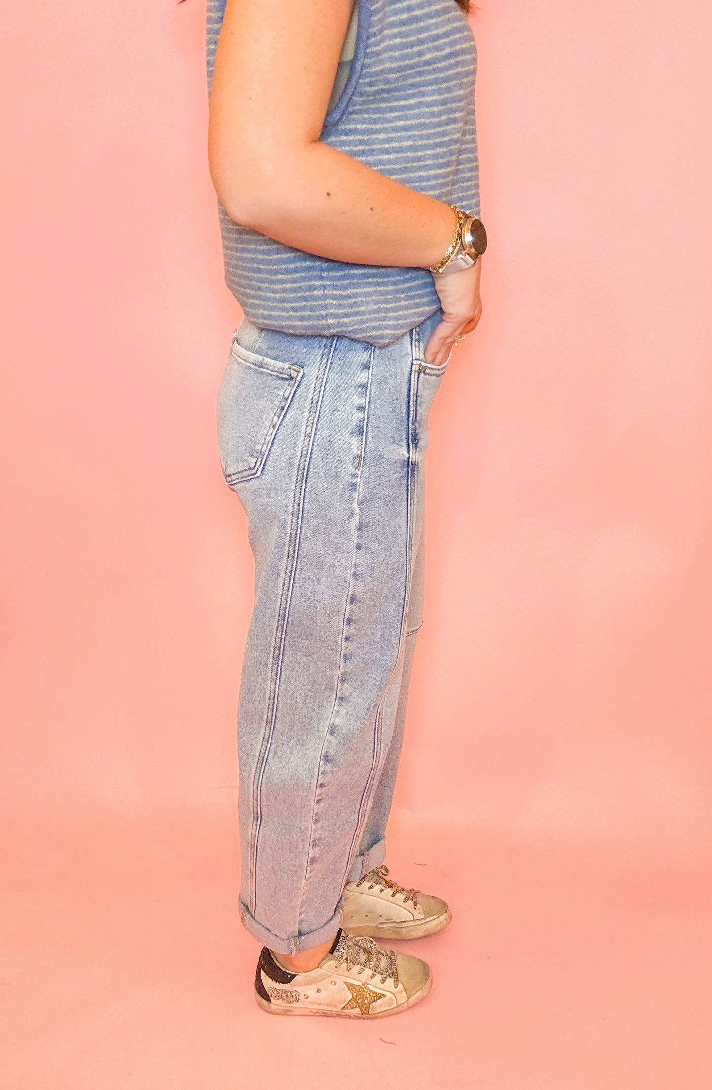 HIGH RISE CROP BARREL CUFFED JEANS