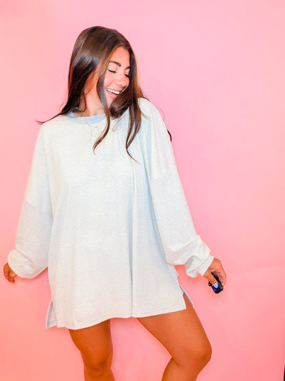 STRIPE RIBBED OVERSIZED TOP - BABY BLUE