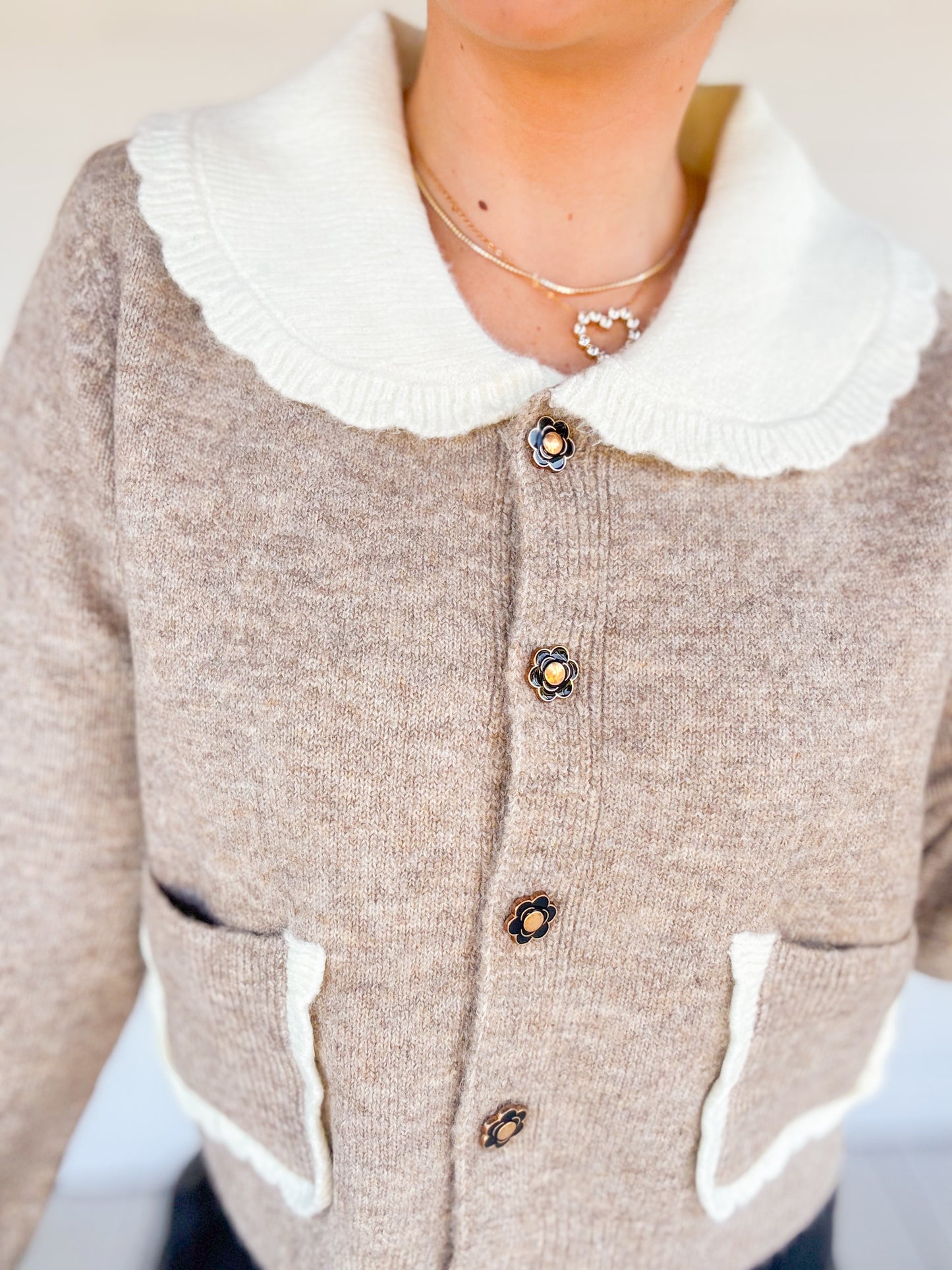 PETER PAN COLLAR KNIT TOP