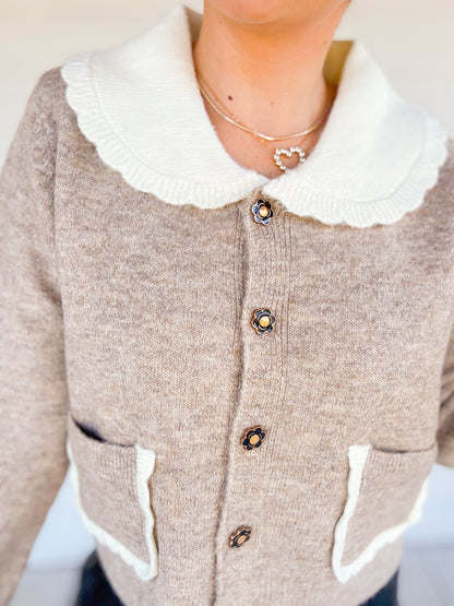 PETER PAN COLLAR KNIT TOP